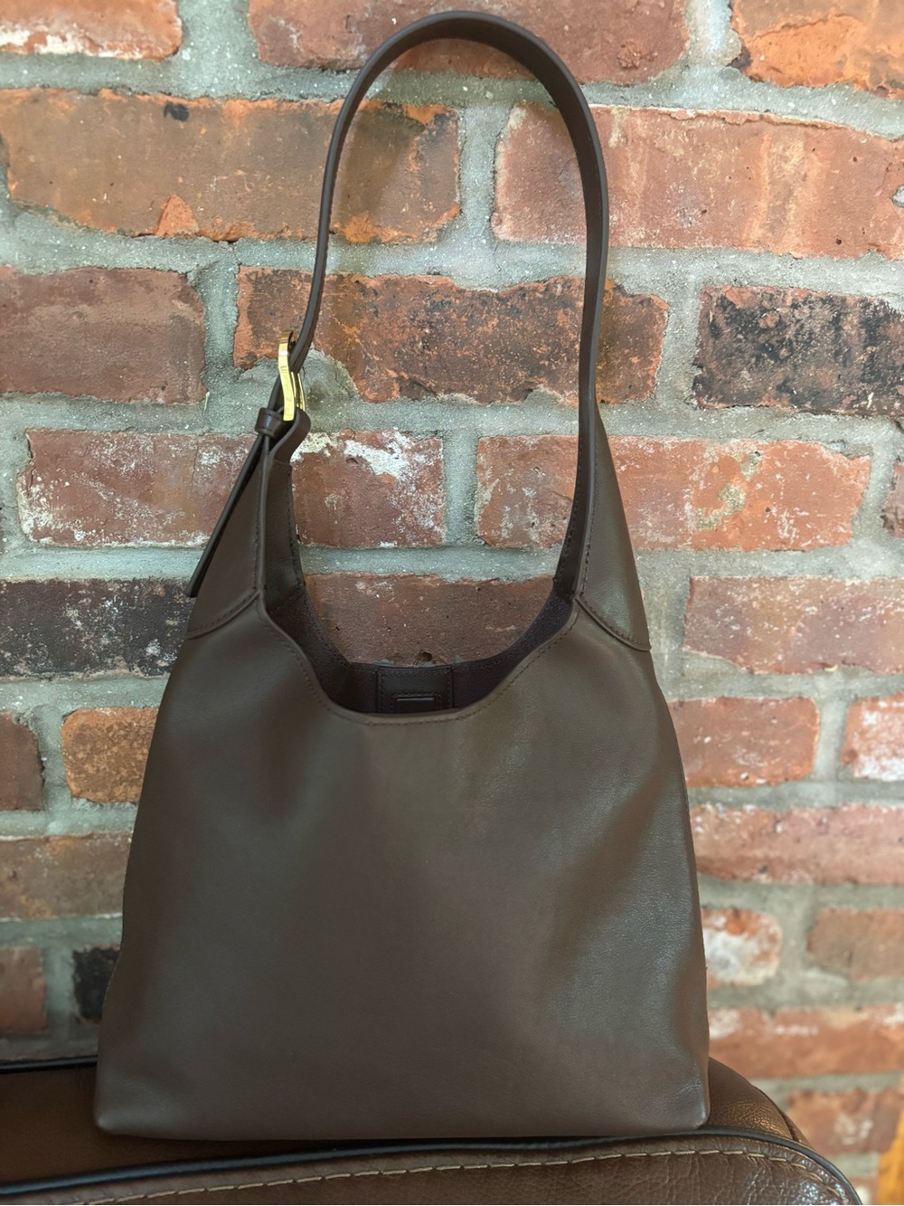 Quince Demi Leather Shoulder Bag Espresso Brown Zip Pouch Quiet Luxury